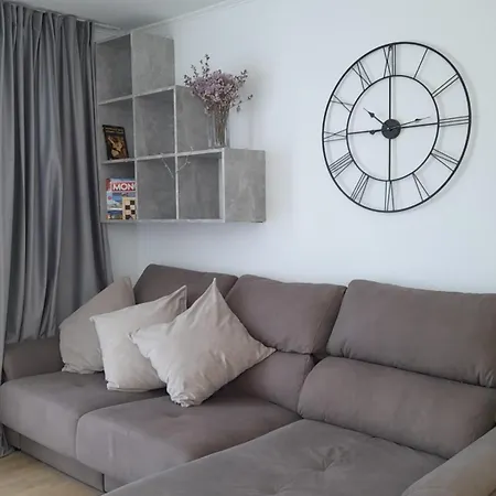 Island Village Heights Апартаменты Адехе