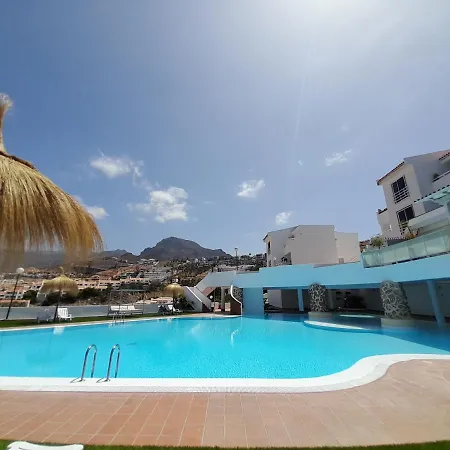 Island Village Heights Apartamento *