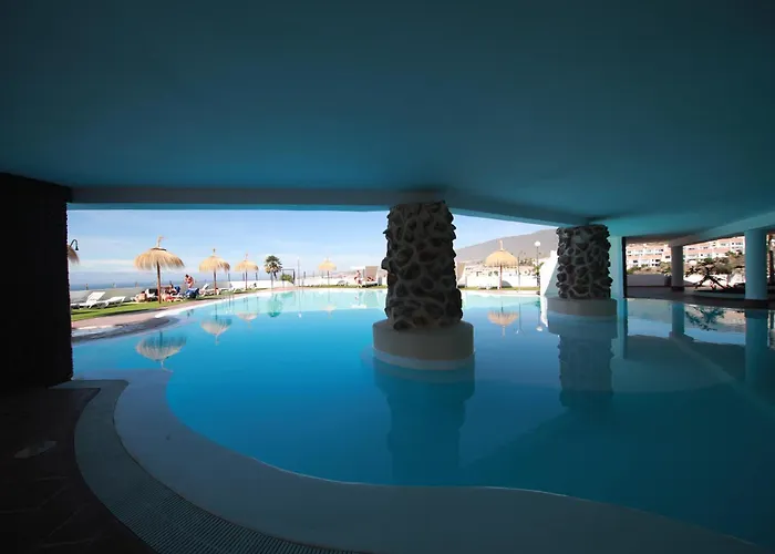 Island Village Heights شقة *