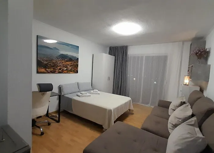 Island Village Heights Apartamento *